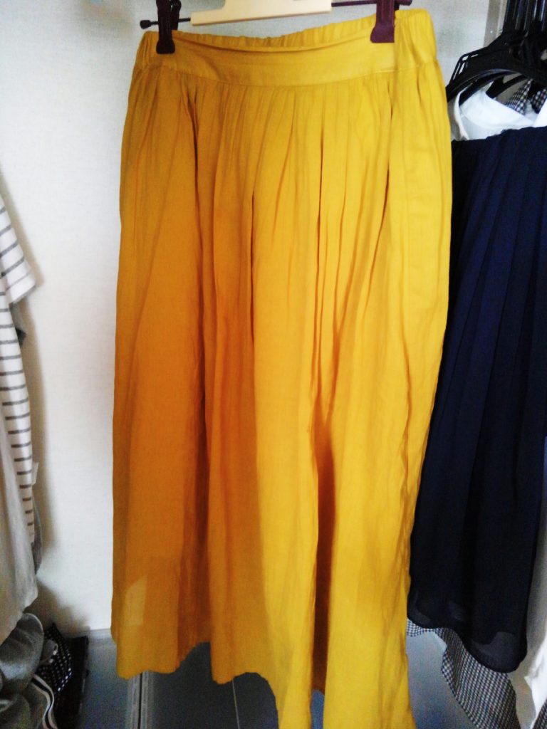 アースの黄色コットンスカート